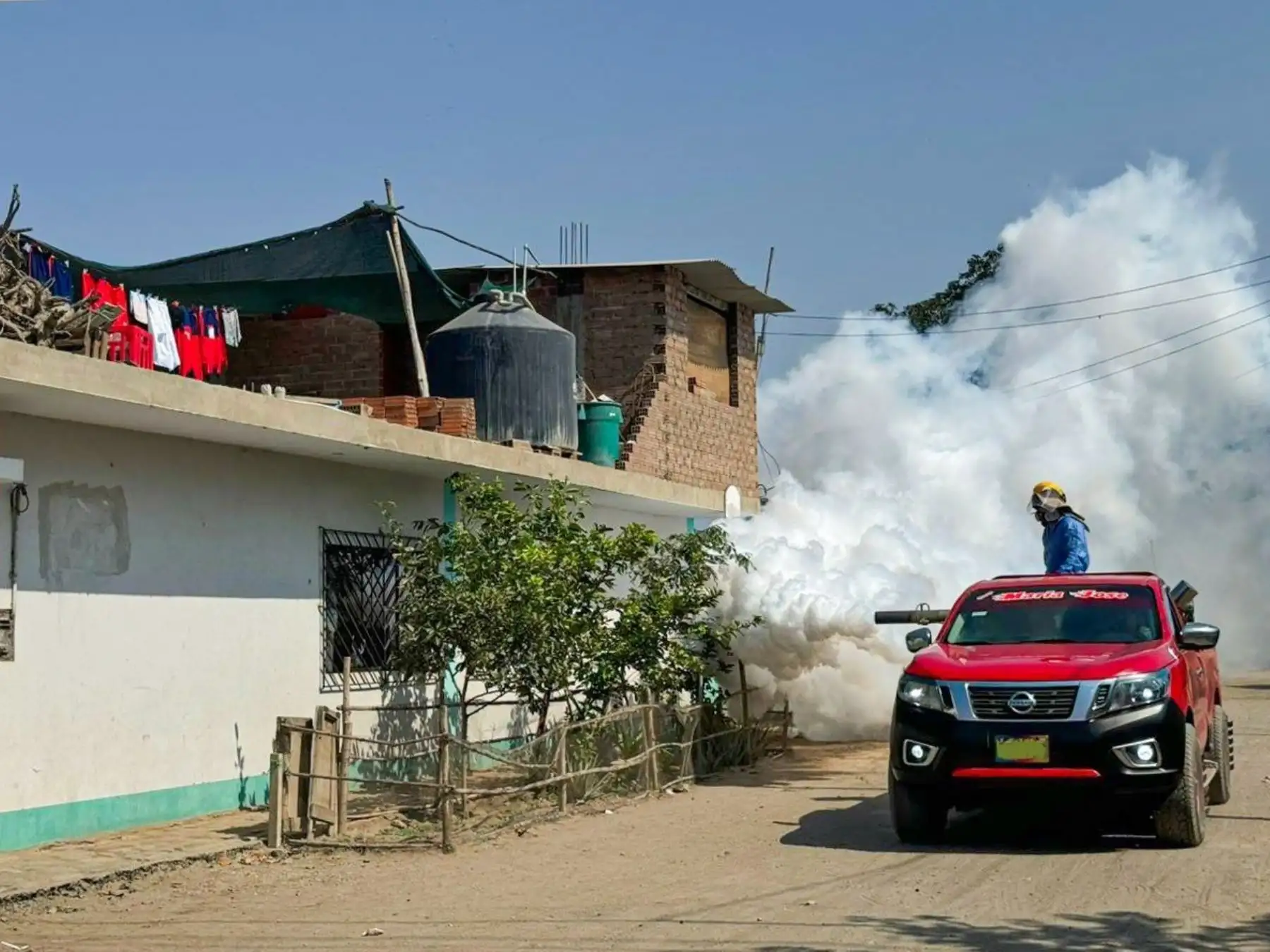 Brigadas han ejecutado acciones contra el dengue en más de 12,900 viviendas de La Libertad