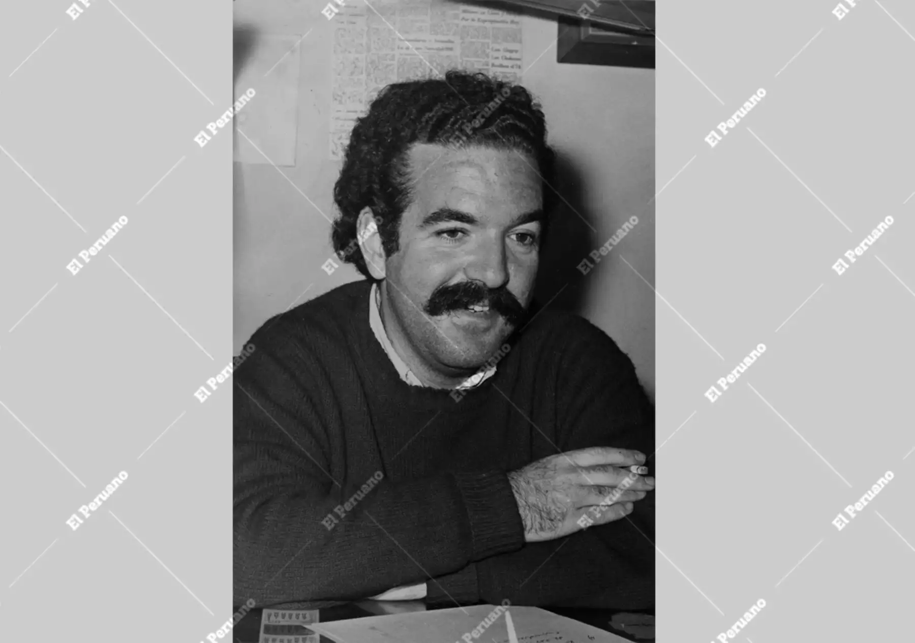 Lima - 28 mayo 1975 / Entrevista a José María Salcedo, también conocido como Chema Salcedo, jefe de la página laboral  de La Prensa. Foto: Archivo Histórico de el Peruano