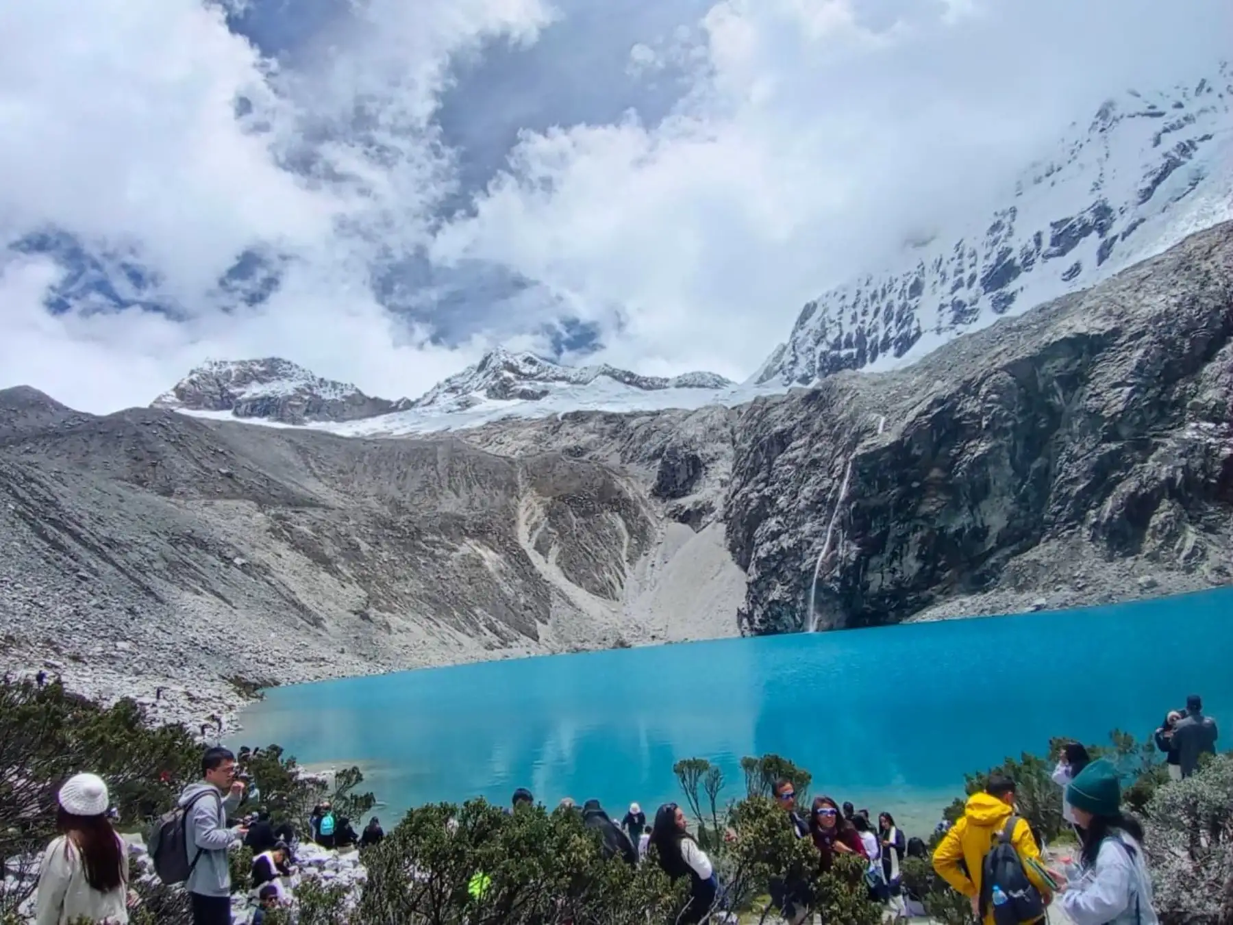 Miles de turistas eligieron el Parque Nacional Huascarán y sus múltiples atractivos, como la laguna Llanganuco, como destino para disfrutar del feriado largo por Semana Santa.