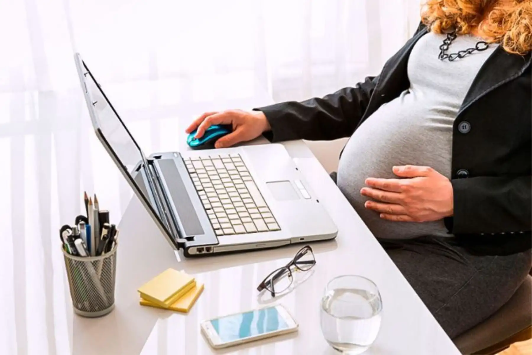 Día de la Madre: ¿qué derechos laborales tienen las trabajadoras gestantes y lactantes?