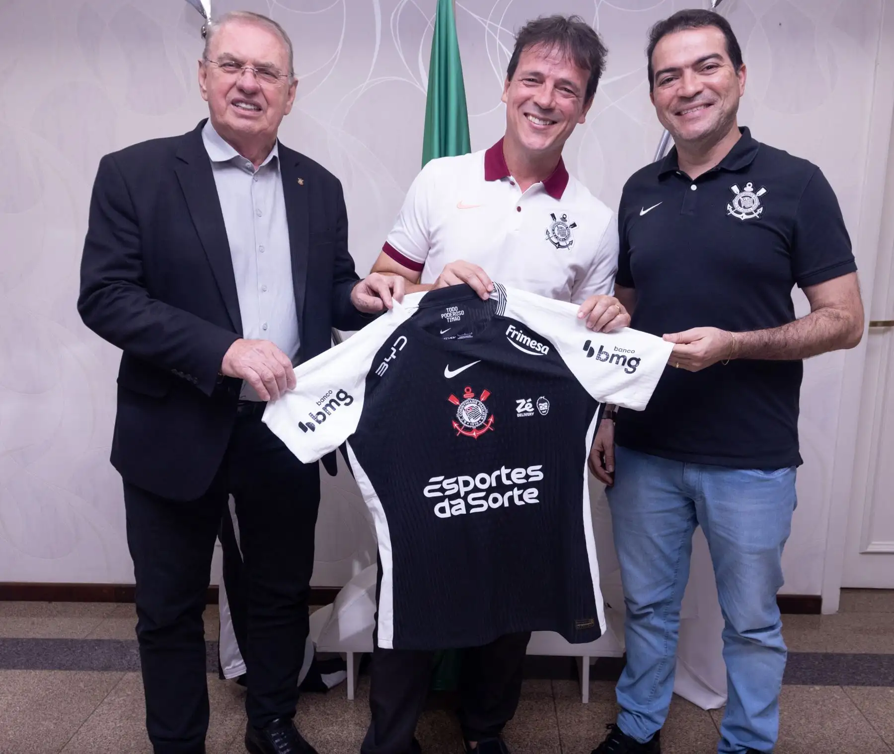 Corinthians y André Carrillo tienen a Fernando Diniz como nuevo técnico