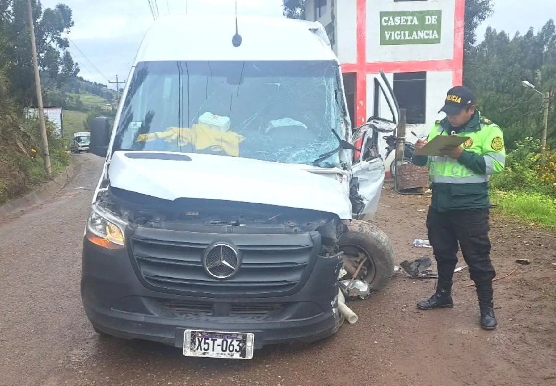 Cusco: dos turistas resultan heridos tras accidente en vía que conduce a montaña Vinicunca