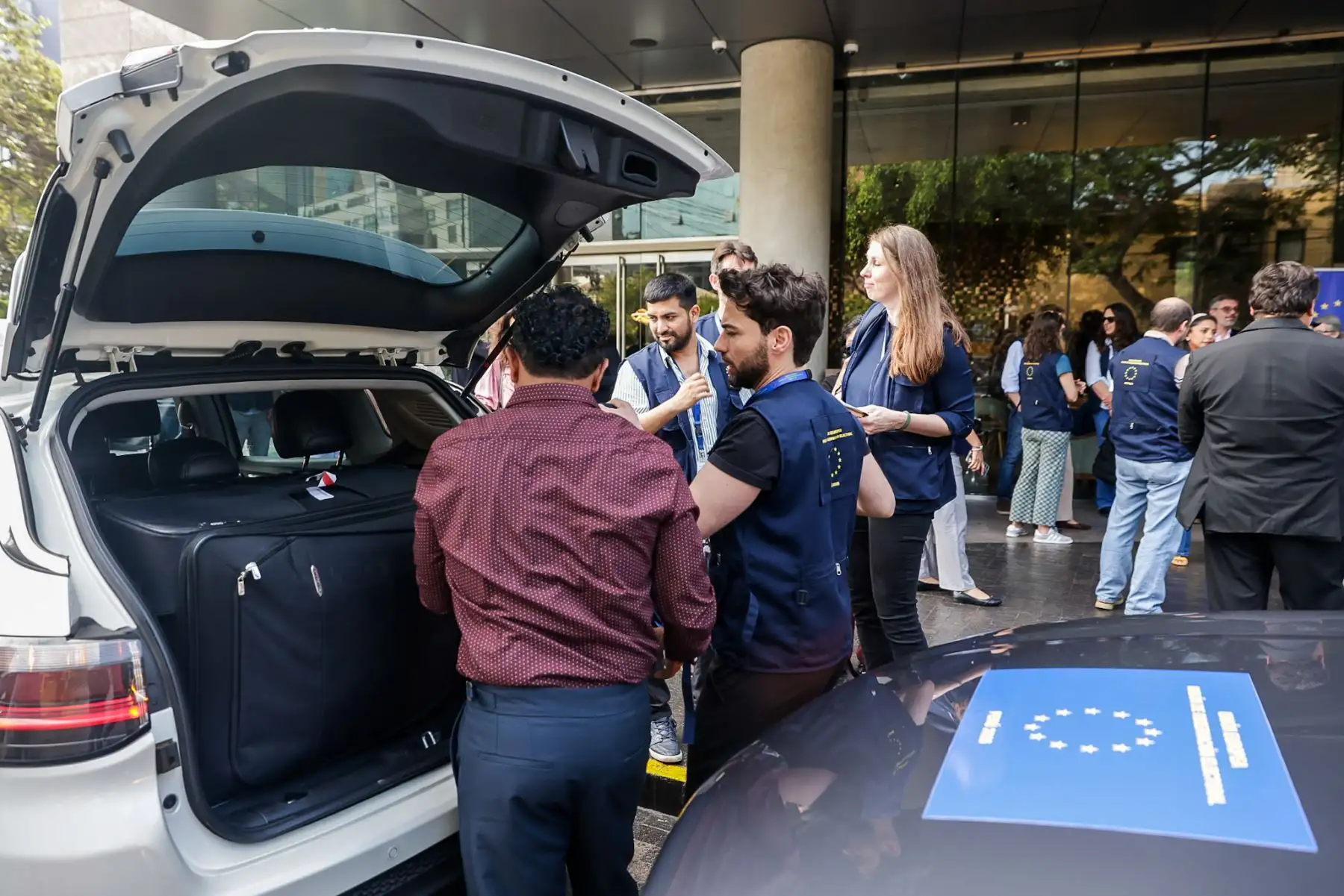 La Misión de Observación Electoral de la Unión Europea en el Perú presentó el despliegue de sus observadores de corto plazo en un evento realizado en el hotel Hyatt Centric de San Isidro, actividad liderada por Alexander Gray, jefe adjunto de la misión. Durante la jornada se brindaron detalles sobre el trabajo de monitoreo que realizarán en el proceso electoral, en el marco de las acciones destinadas a garantizar la transparencia y el adecuado desarrollo de los comicios. Fotos: ANDINA/Luis Iparraguirre.