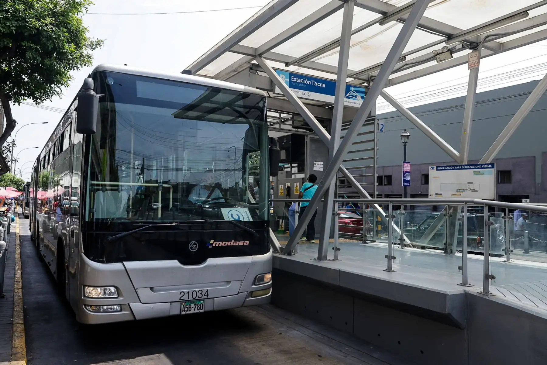 El sistema de transporte público en Lima y Callao se prepara para atender el incremento de pasajeros en el marco de las elecciones generales. Fotos: ANDINA/Luis Iparraguirre.