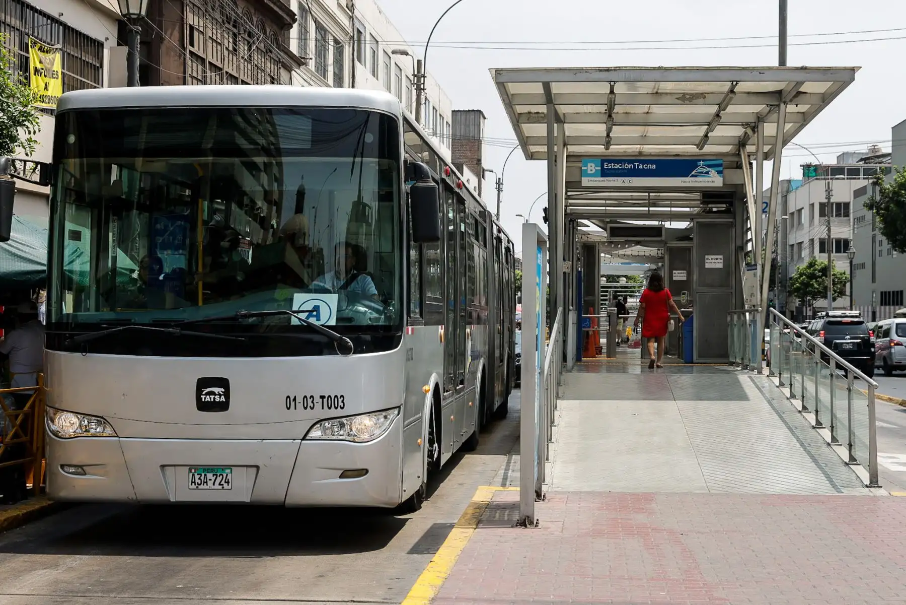 Personal del sistema de transporte brindará orientación a los usuarios en estaciones y paraderos durante el día de las elecciones generales. Fotos: ANDINA/Luis Iparraguirre.
