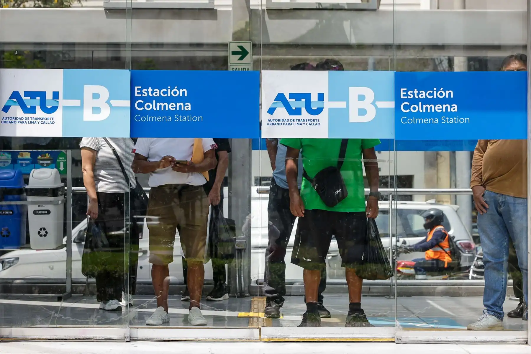 El servicio de transporte urbano funcionará con normalidad para cubrir la alta demanda de pasajeros prevista durante la jornada electoral. Fotos: ANDINA/Luis Iparraguirre.