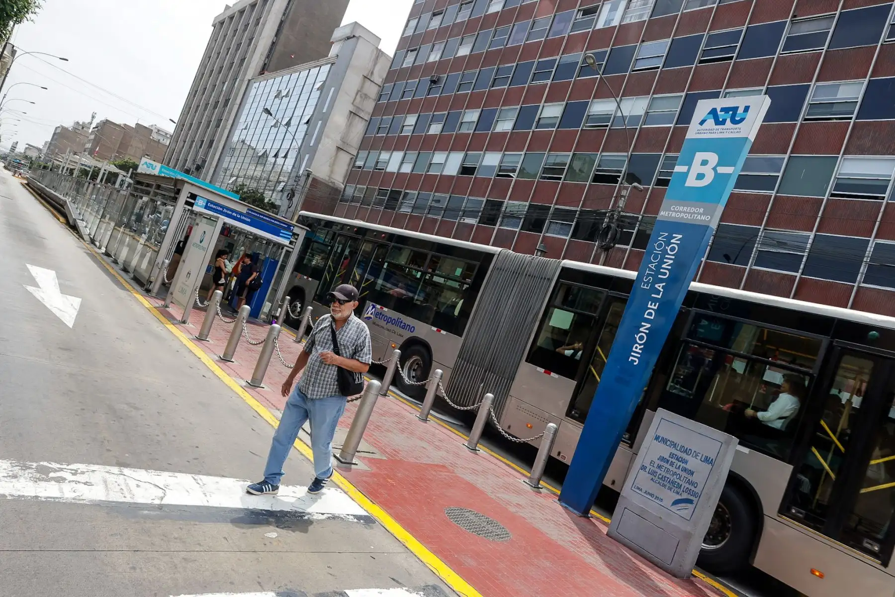 Autoridades dispusieron medidas operativas para garantizar la movilidad segura y ordenada de los ciudadanos durante el proceso electoral. Fotos: ANDINA/Luis Iparraguirre.
