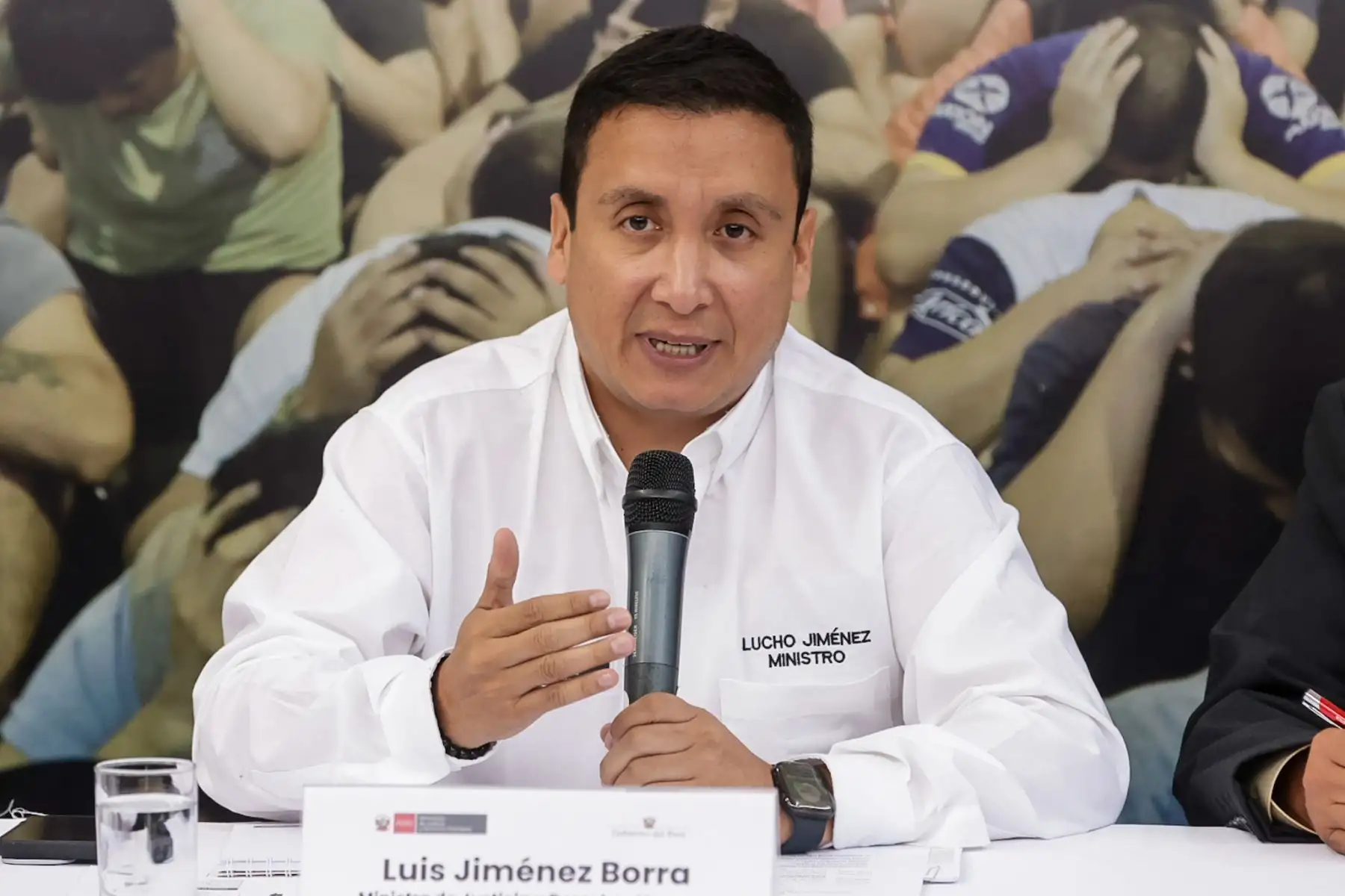 El ministro Luis Jiménez Borra expone los lineamientos del Plan Nacional de Deshacinamiento, orientado a reducir la sobrepoblación en los establecimientos penitenciarios del país. Fotos: ANDINA/Luis Iparraguirre.