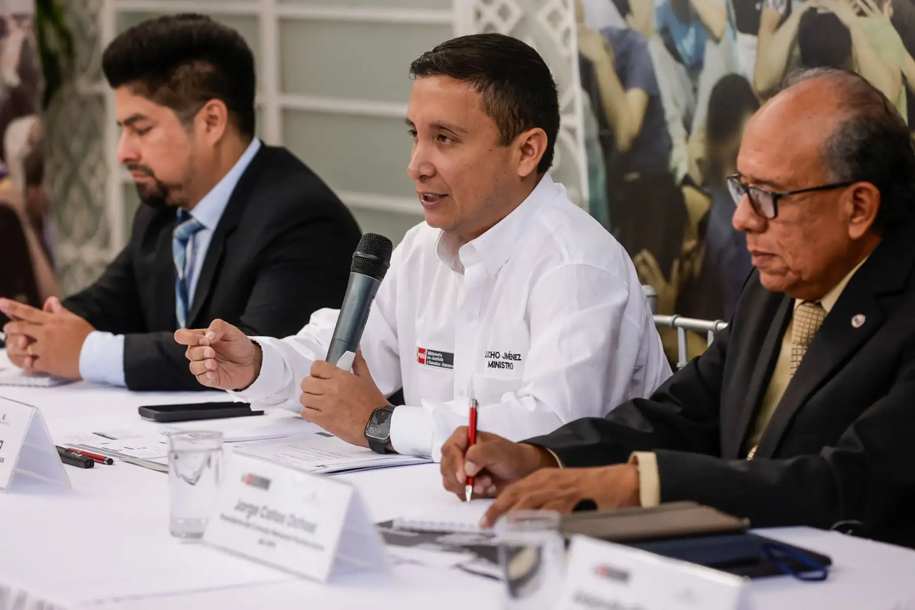 Funcionarios del Ministerio de Justicia detallan las acciones previstas para garantizar el orden y la seguridad en los penales del país. Fotos: ANDINA/Luis Iparraguirre.