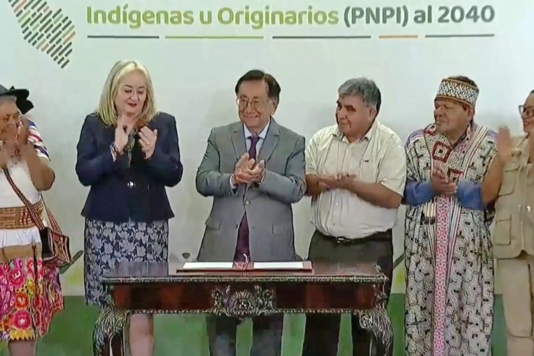 Presidente Balcázar participa en firma de primera Política Nacional de Pueblos Indígenas