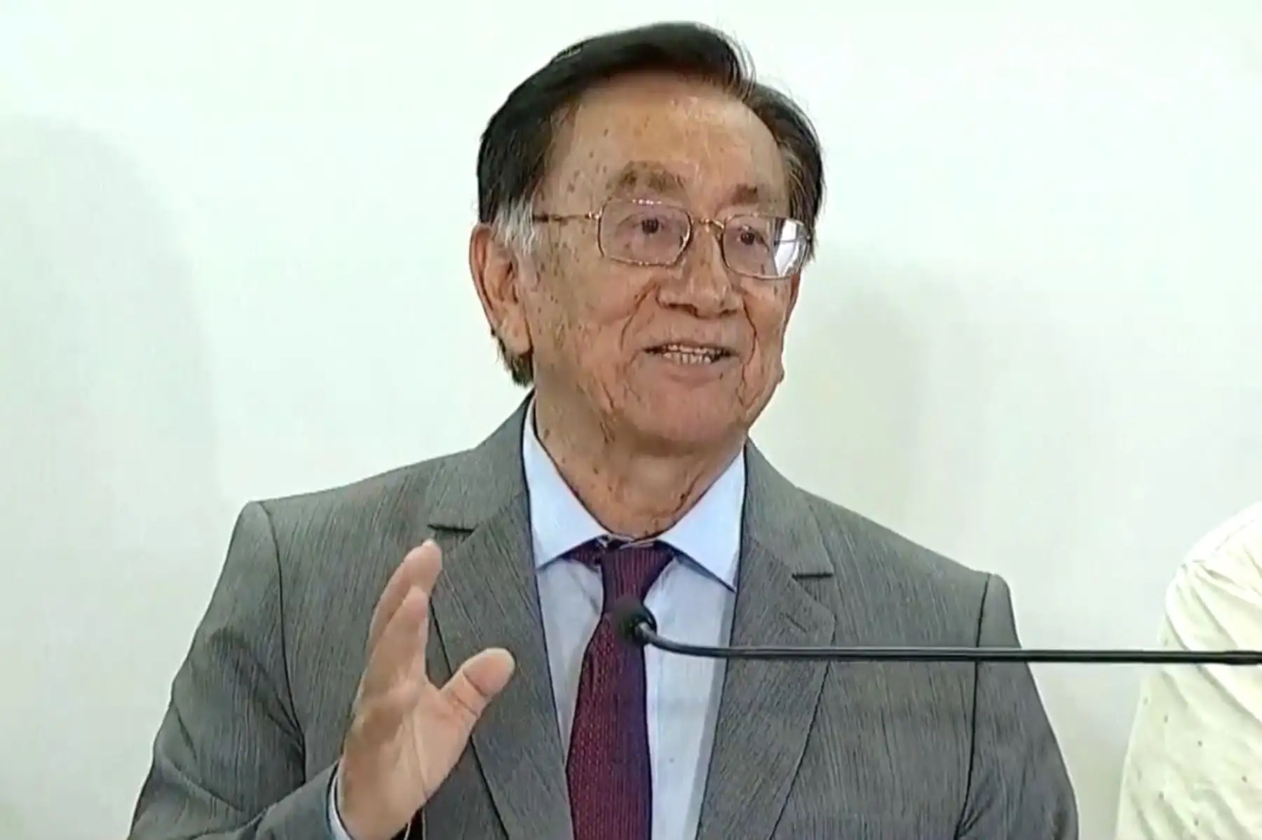 Presidente: Gobierno está orientado a promover la educación, la medicina y la salud