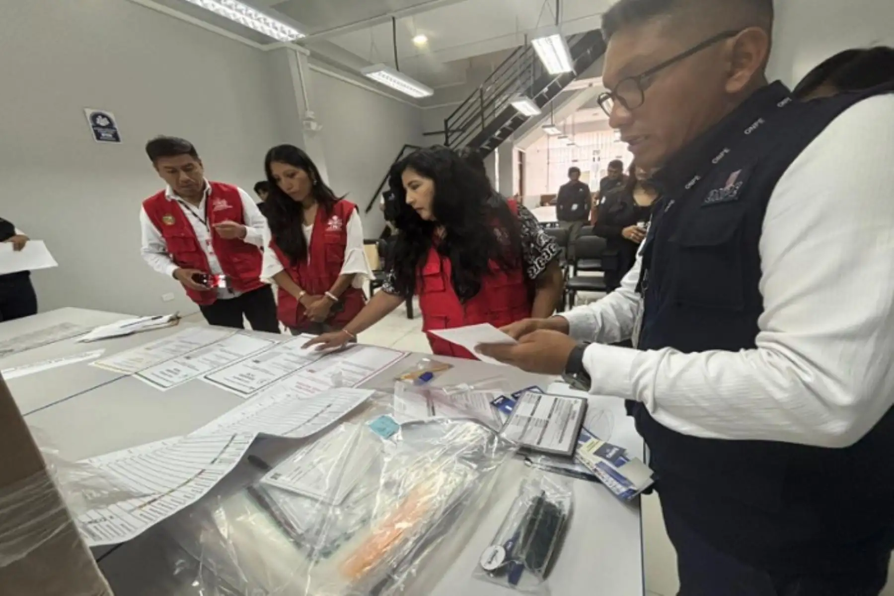 Elecciones Generales: ODPE Tacna distribuye material electoral en 124 locales de votación