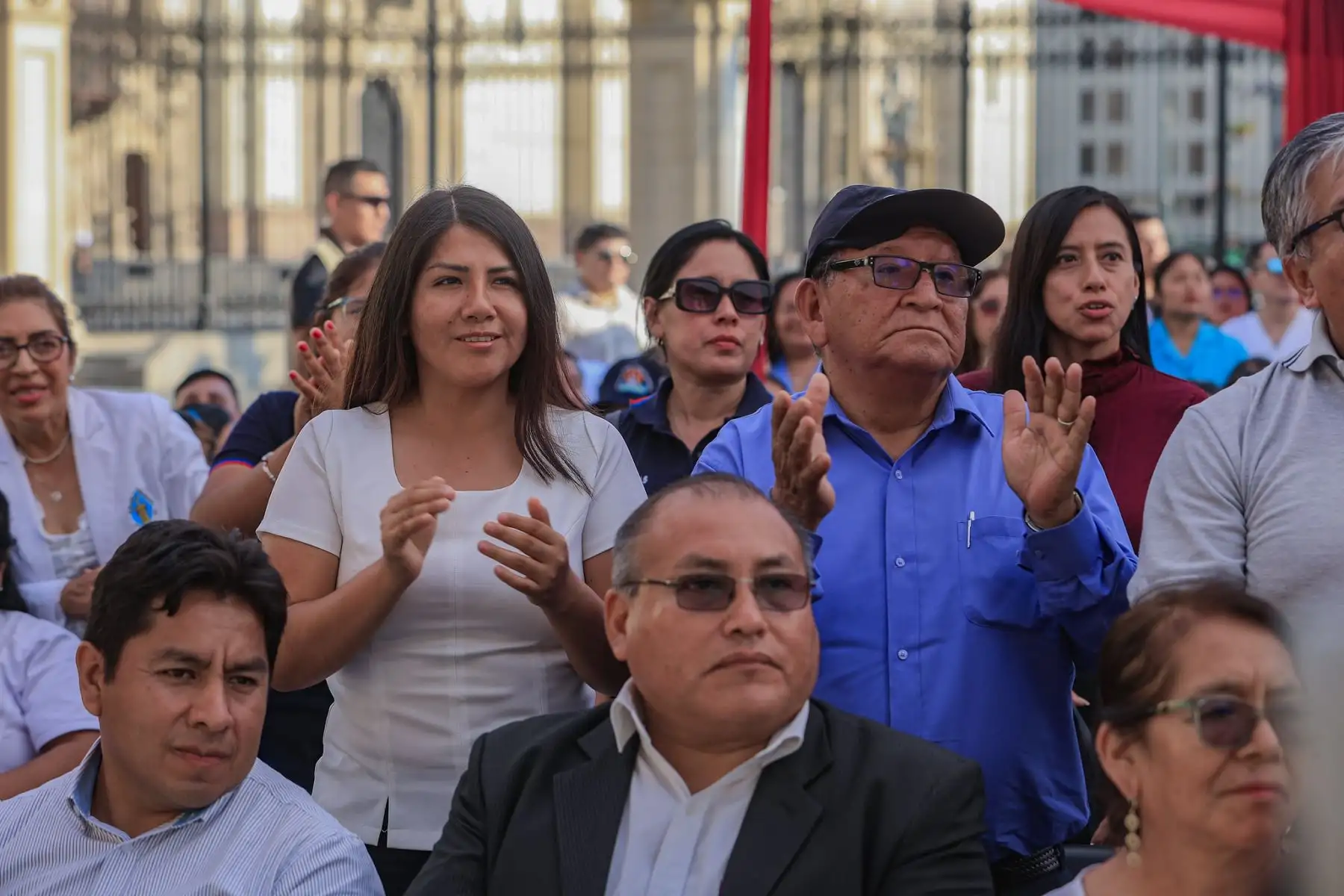 El presidente José María Balcázar recibió esta tarde en Palacio de Gobierno a trabajadores del sector salud del régimen CAS COVID, tras la promulgación de la Ley N.° 32568, que reconoce y nombra a quienes estuvieron en la primera línea durante la emergencia sanitaria. Foto: ANDINA/Prensa Presidencia