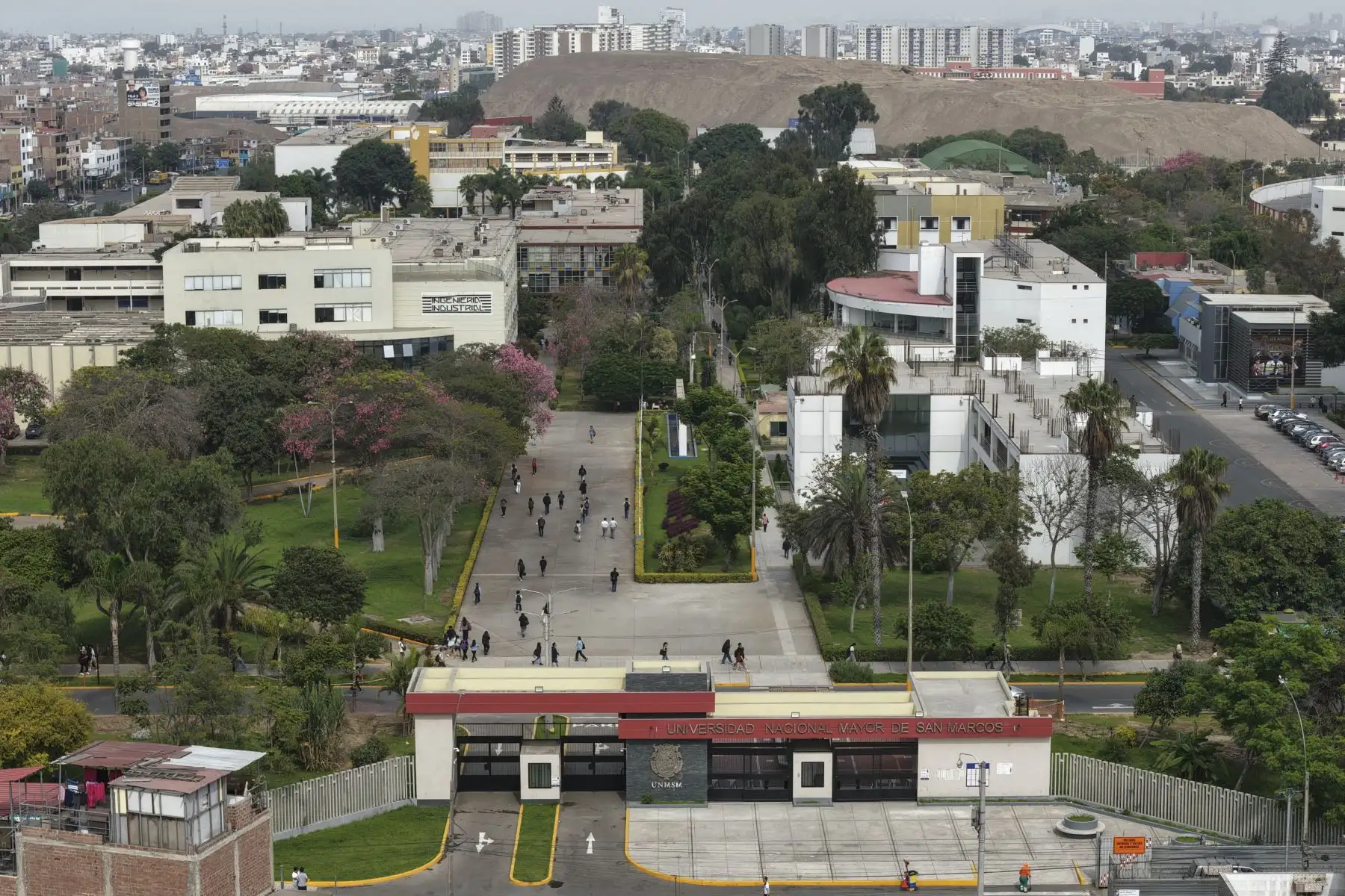 La Oficina Nacional de Procesos Electorales informó que 2,260 locales de votación funcionarán en Lima Metropolitana y el Callao durante las Elecciones Generales de Perú 2026, siendo la Universidad Nacional Mayor de San Marcos el recinto con mayor número de mesas de sufragio. Foto: ANDINA/ Juan Carlos Guzmán