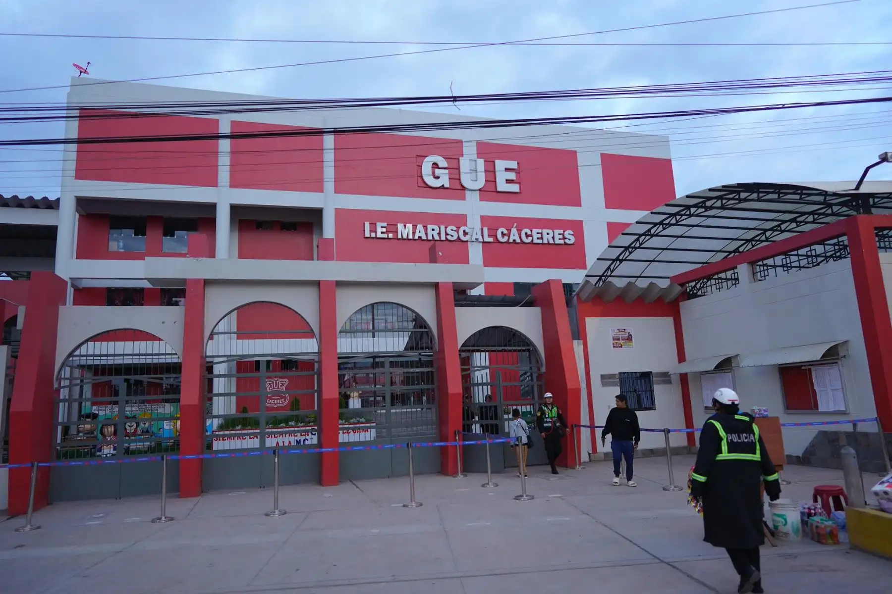 Vista exterior de la institución educativa visitada durante la jornada de supervisión del servicio alimentario del programa PAE. Fotos: ANDINA/Difusión.