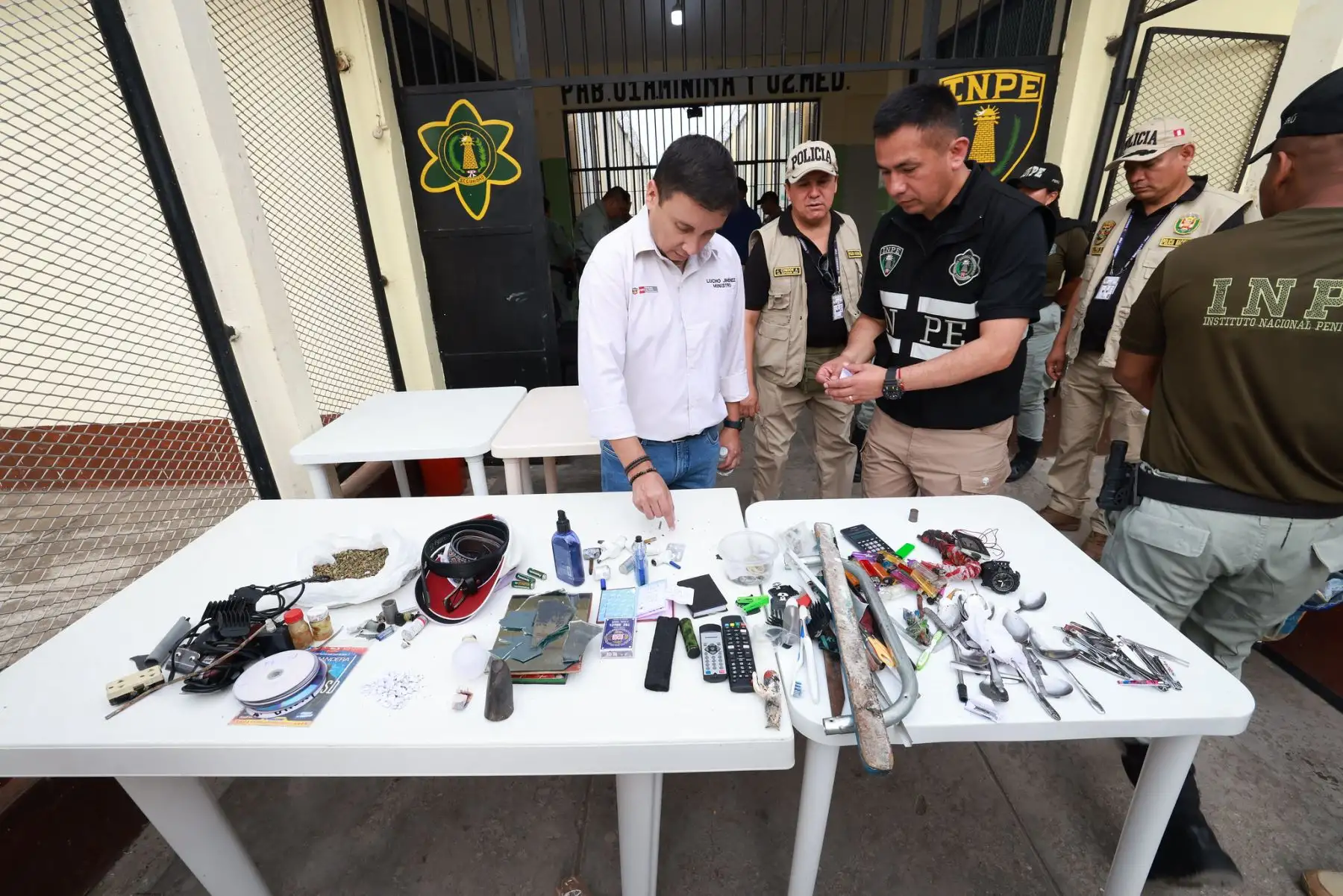 Personal del sector Justicia inspeccionó ambientes y revisó documentación durante el operativo, identificando fallas administrativas y retrasos en procesos judiciales.