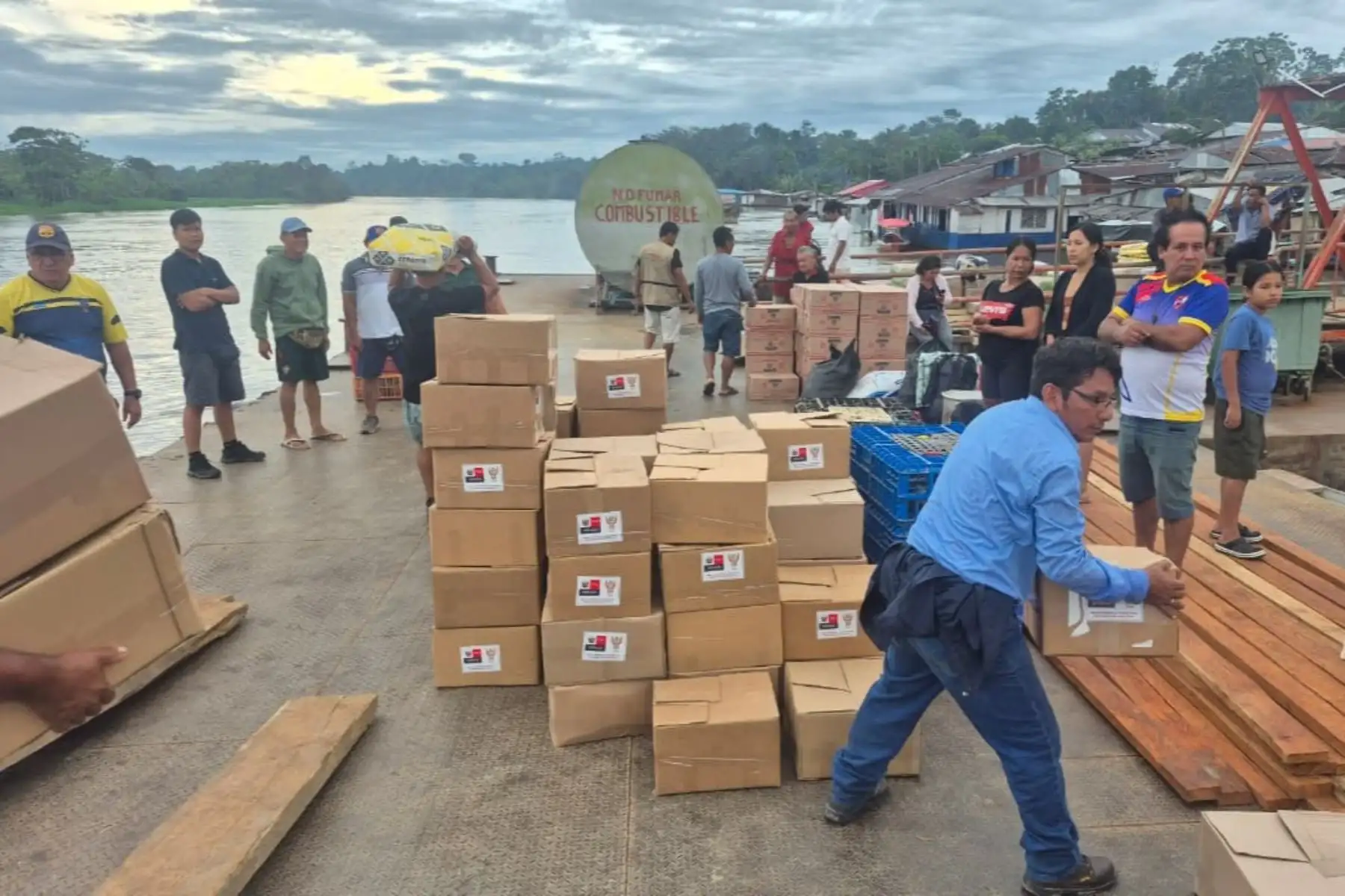 Loreto: impulsan desarrollo acuícola en Pebas con entrega de 81,000 alevinos de gamitana