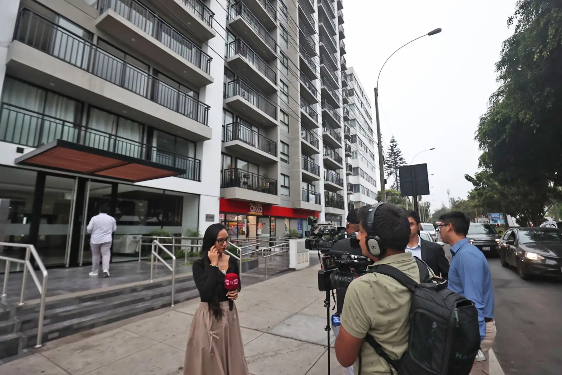 La Fiscalía Anticorrupción ejecuta un allanamiento y registro domiciliario en 23 inmuebles vinculados a personas cercanas al expresidente José Jerí, como parte de una investigación por presuntas irregularidades en contrataciones durante su gobierno. Foto: ANDINA/ Juan Carlos Guzmán