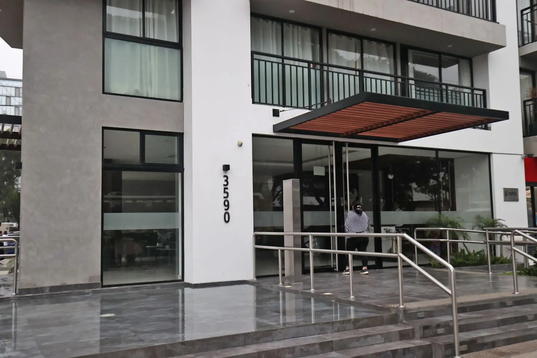 La Fiscalía Anticorrupción ejecuta un allanamiento y registro domiciliario en 23 inmuebles vinculados a personas cercanas al expresidente José Jerí, como parte de una investigación por presuntas irregularidades en contrataciones durante su gobierno. Foto: ANDINA/ Juan Carlos Guzmán