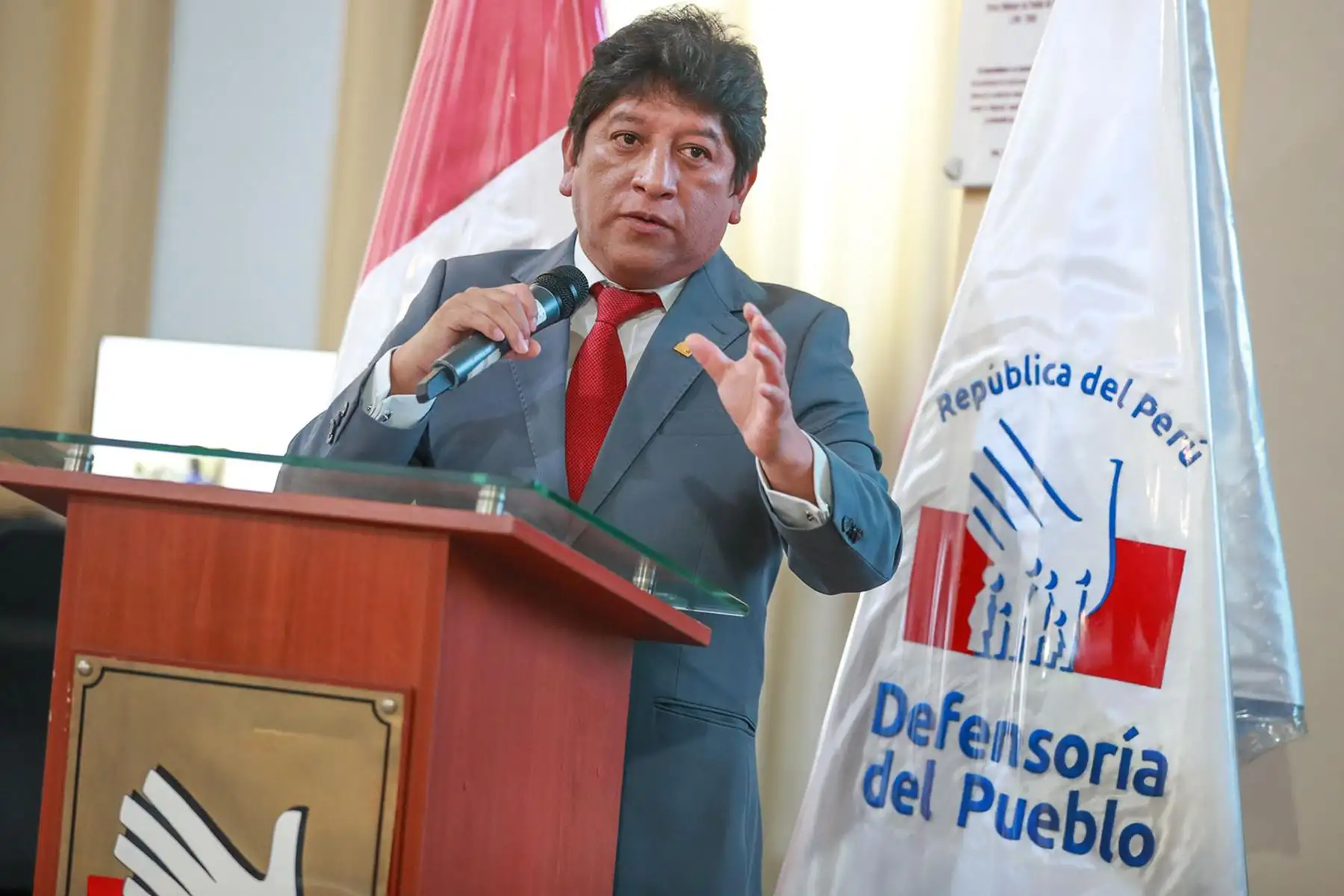 El defensor del pueblo, Josué Gutiérrez Cóndor, destacó que el sistema permitirá generar alertas y canalizar respuestas rápidas ante cualquier incidencia durante los comicios.
Foto: ANDINA/Verónica Calderón Zúñiga