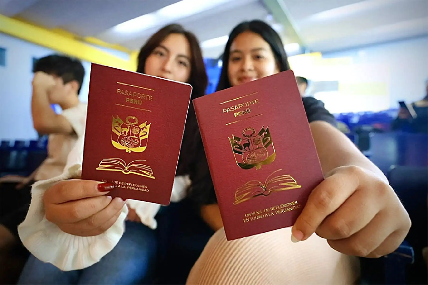 "Pasaporte Perú" incluye textos de Mario Vargas Llosa, Jorge Basadre, César Vallejo y otros intelectuales sobre nuestro país. 