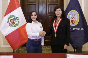 La ministra Edith Pariona y la presidenta del Poder Judicial, Janet Tello. (Foto: ANDINA/ Difusión)