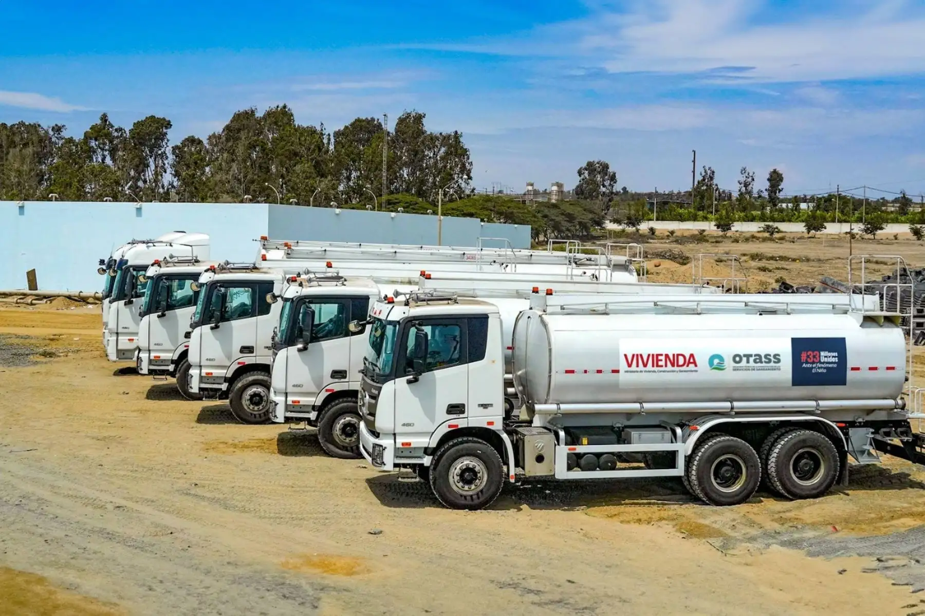 Otass: 12 camiones cisterna fortalecen abastecimiento de agua potable ante emergencias