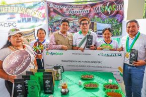 El ministro Felipe Meza encabezó la entrega de recursos de AgroPerú a organizaciones agrarias de la Selva Central. Foto: MIDAGRI/Difusión