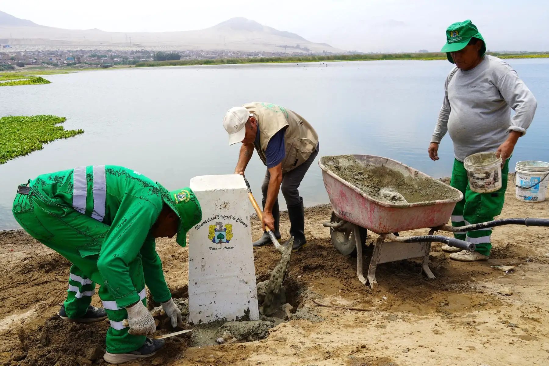 ANA: colocan hitos en humedal Santa Rosa para conservar fuente clave de agua