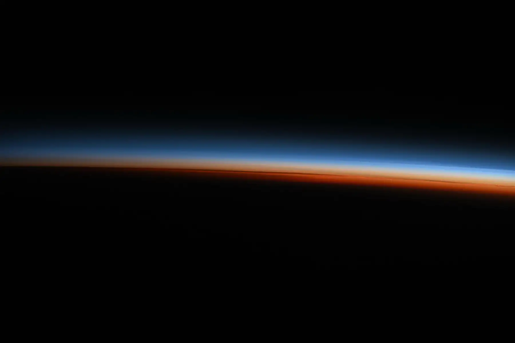 A principios de esta semana, los estadounidenses Reid Wiseman, Victor Glover y Christina Koch, junto con el canadiense Jeremy Hansen, viajaron más lejos de la Tierra que ningún ser humano antes, en una misión considerada un paso clave hacia los futuros alunizajes tripulados. Foto: INTERNET/X NASA