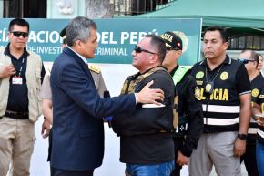 El titular del Ministerio del Interior (Mininter) remarcó que este trabajo coordinado de la Policía Nacional del Perú (PNP) con la Fiscalía y gobiernos locales, es un golpe directo y firme del Estado en contra las organizaciones criminales, en el marco del Plan Nacional de Seguridad Ciudadana.
