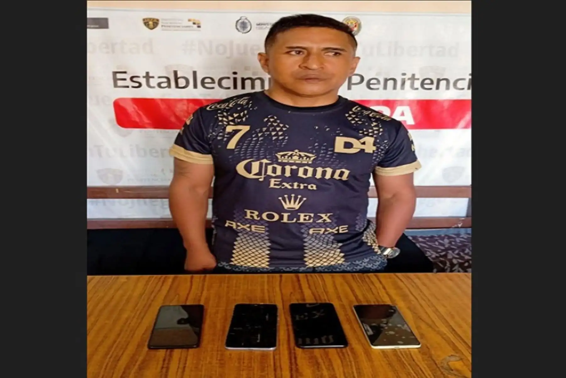 Intervienen en penal de Arequipa a interno que ocultaba cuatro celulares en una media
