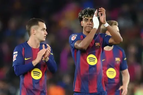 Barcelona gana 4 a 1 al Espanyol por la Liga Española