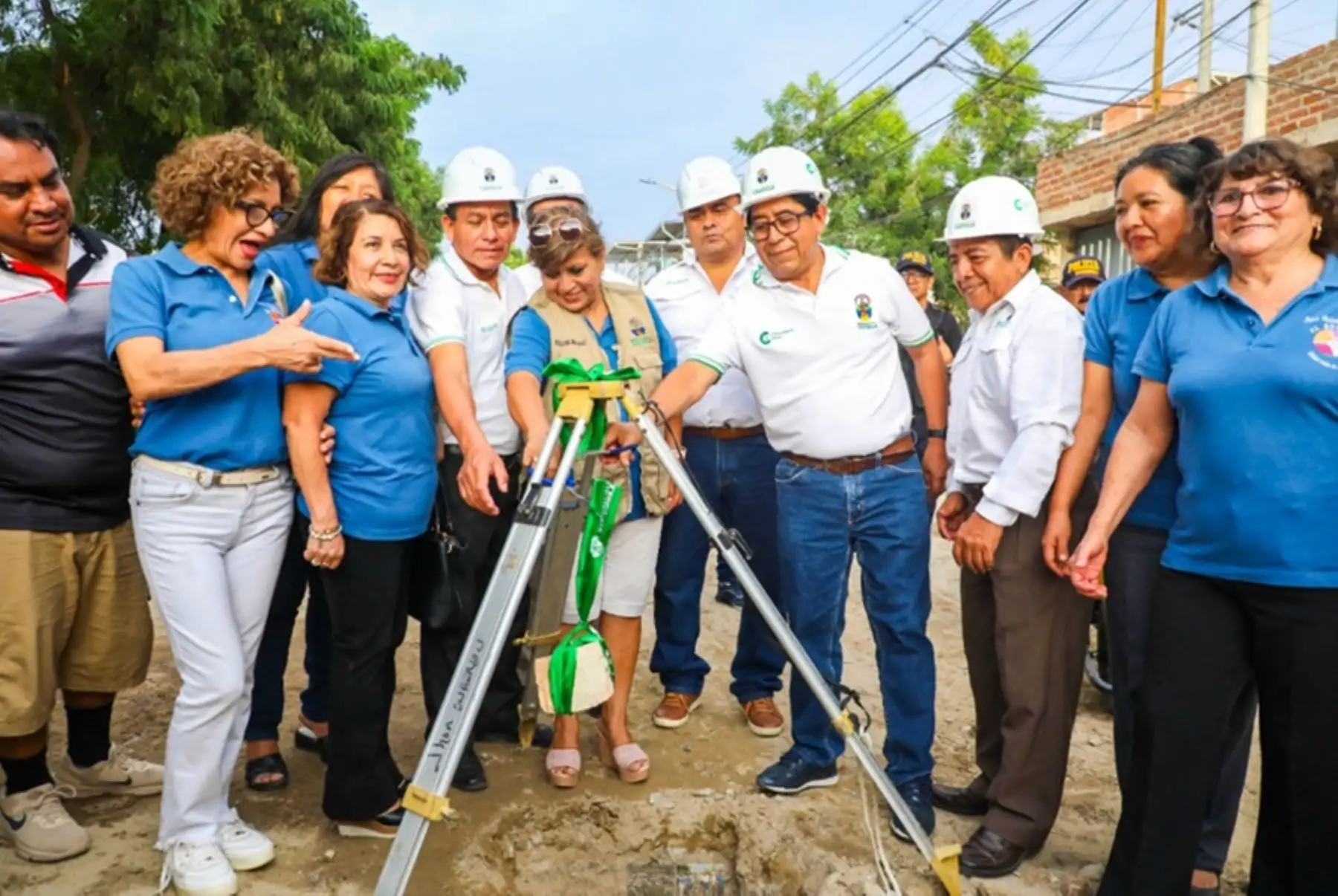 Piura: colocan primera piedra de obra de agua y desagüe en El Bosque provincia de Castilla