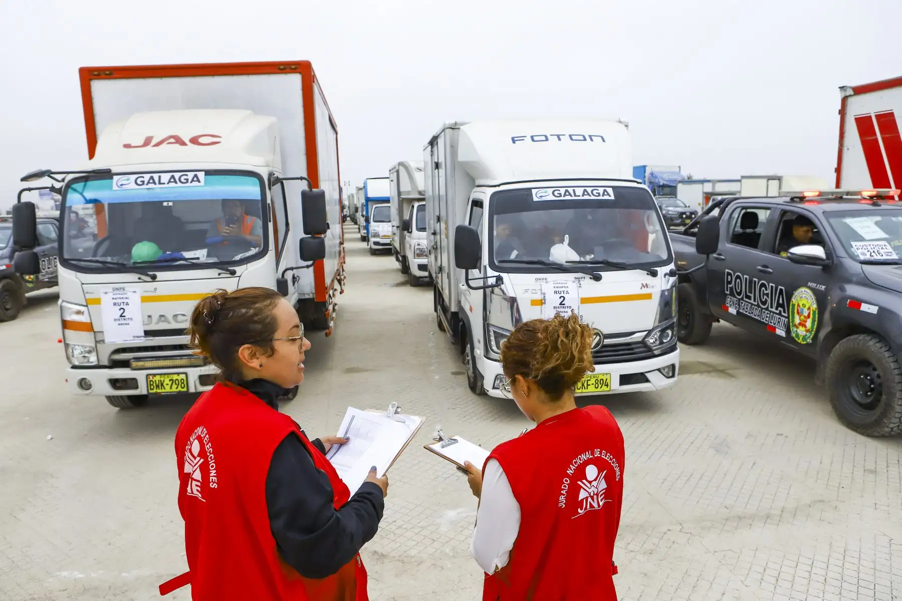El JNE fiscalizó el despliegue del material electoral que se empleará en los locales de votación de Lima Metropolitana y el Callao, así como en otras ciudades del país, en el marco de las Elecciones Generales 2026. Foto: JNE