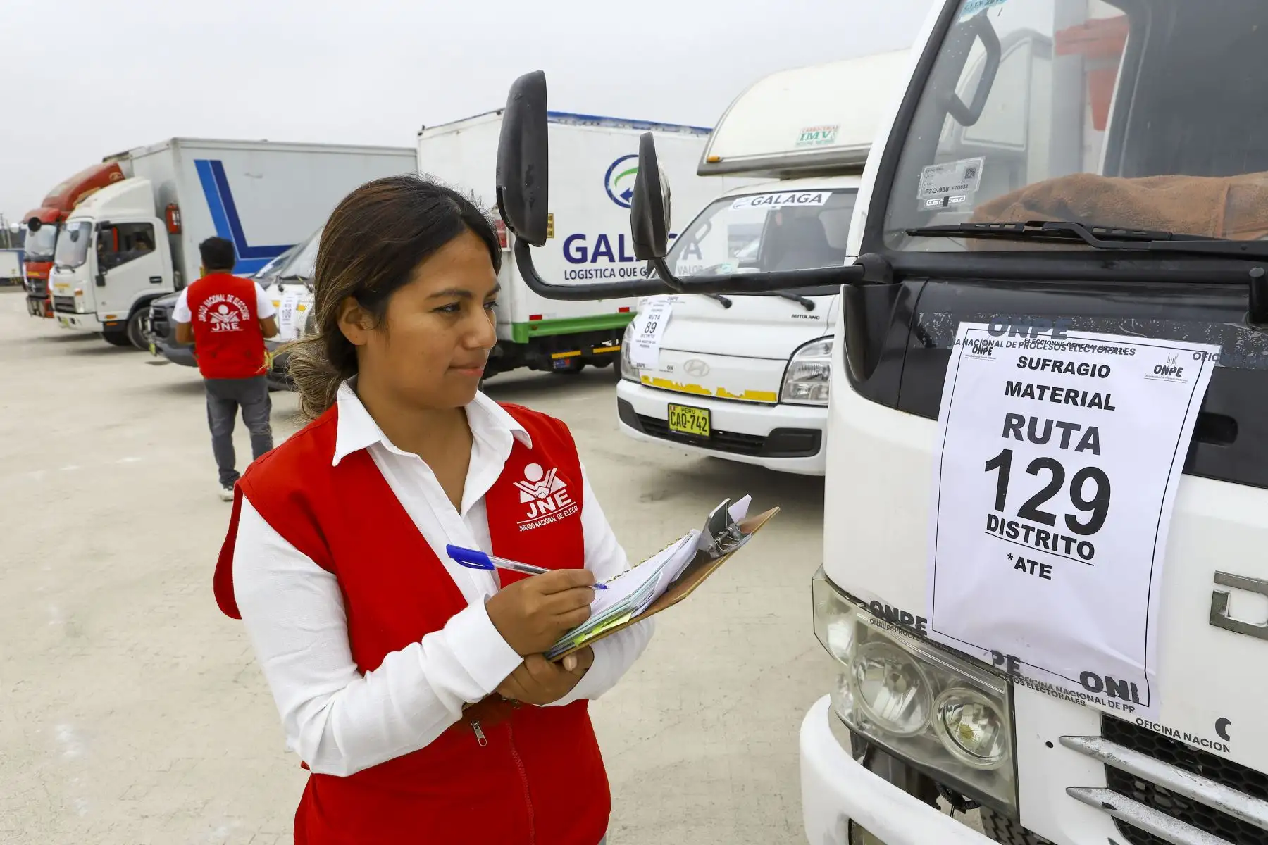 El JNE fiscalizó el despliegue del material electoral que se empleará en los locales de votación de Lima Metropolitana y el Callao, así como en otras ciudades del país, en el marco de las Elecciones Generales 2026. Foto: JNE