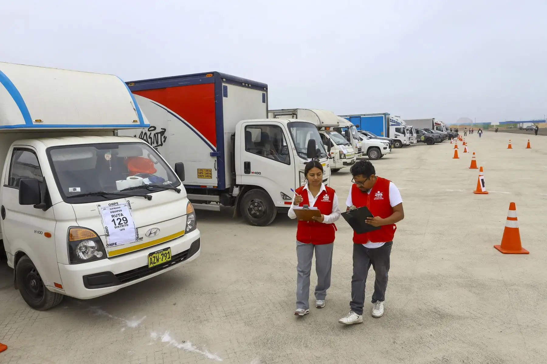 El JNE fiscalizó el despliegue del material electoral que se empleará en los locales de votación de Lima Metropolitana y el Callao, así como en otras ciudades del país, en el marco de las Elecciones Generales 2026. Foto: JNE