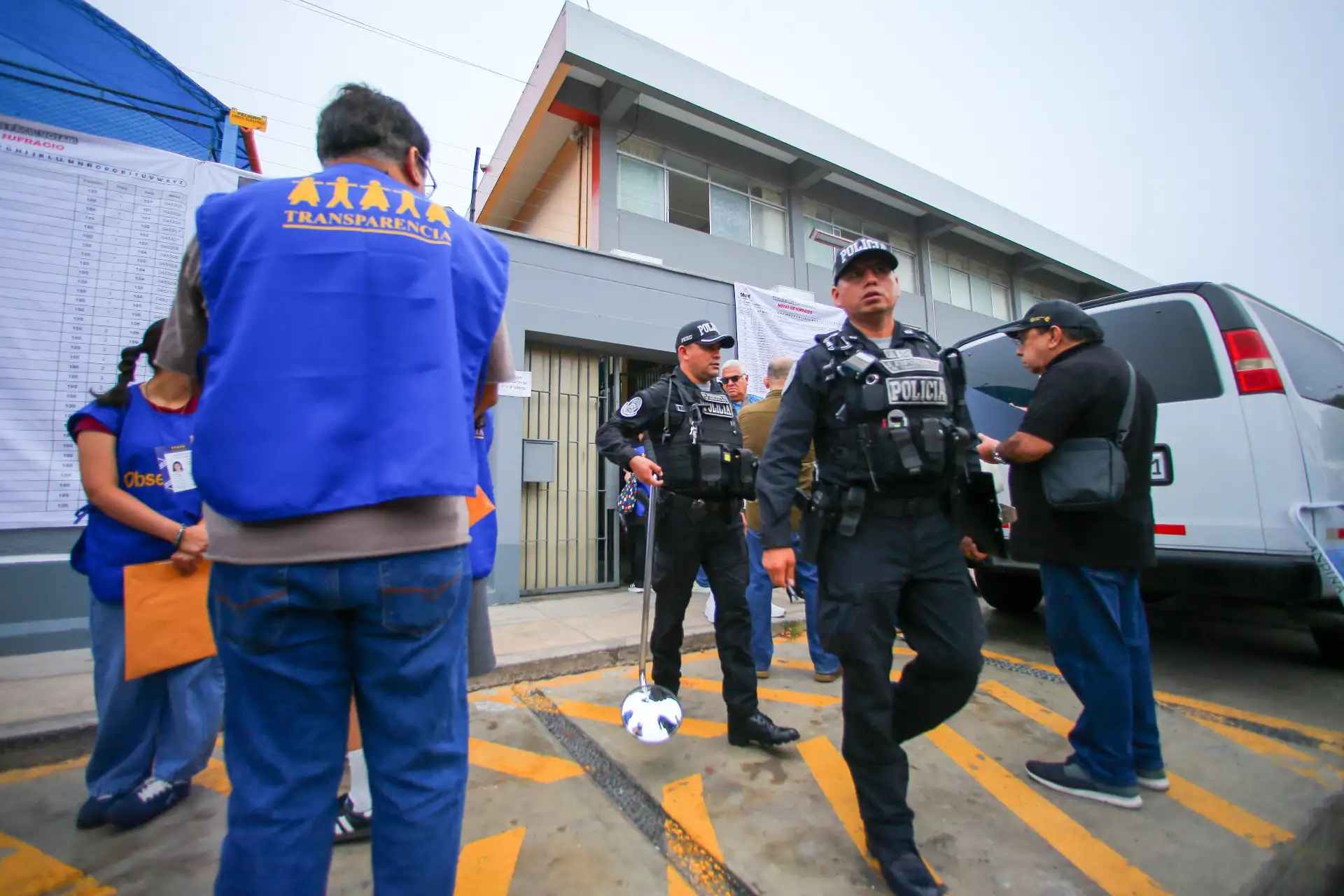 Miembros de la Policía Nacional y las Fuerzas Armadas se encuentran desplazados a lo largo del territorio nacional para brindar seguridad en las elecciones generales 2026. Foto: ANDINA/César Garcia