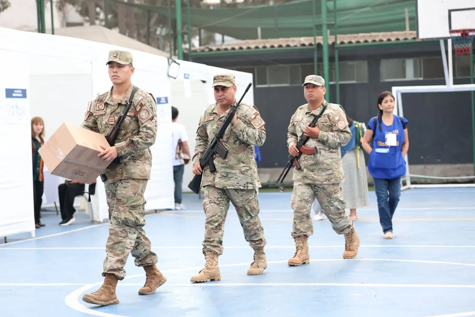 Miembros de la Policía Nacional y las Fuerzas Armadas se encuentran desplazados a lo largo del territorio nacional para brindar seguridad en las elecciones generales 2026. Foto: ANDINA/Arturo Huerta