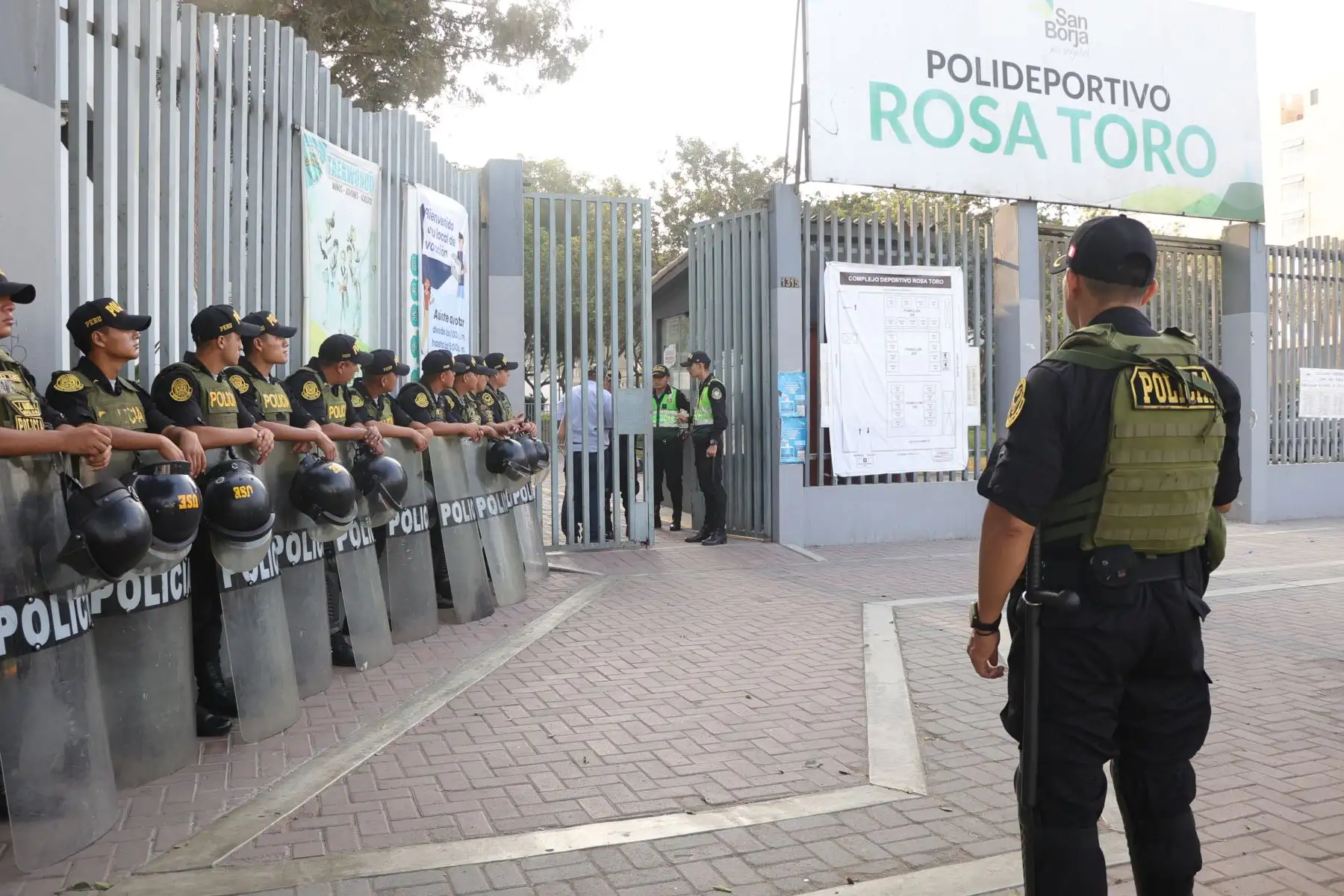 Miembros de la Policía Nacional y las Fuerzas Armadas se encuentran desplazados a lo largo del territorio nacional para brindar seguridad en las elecciones generales 2026. Foto: ANDINA/Arturo Huerta