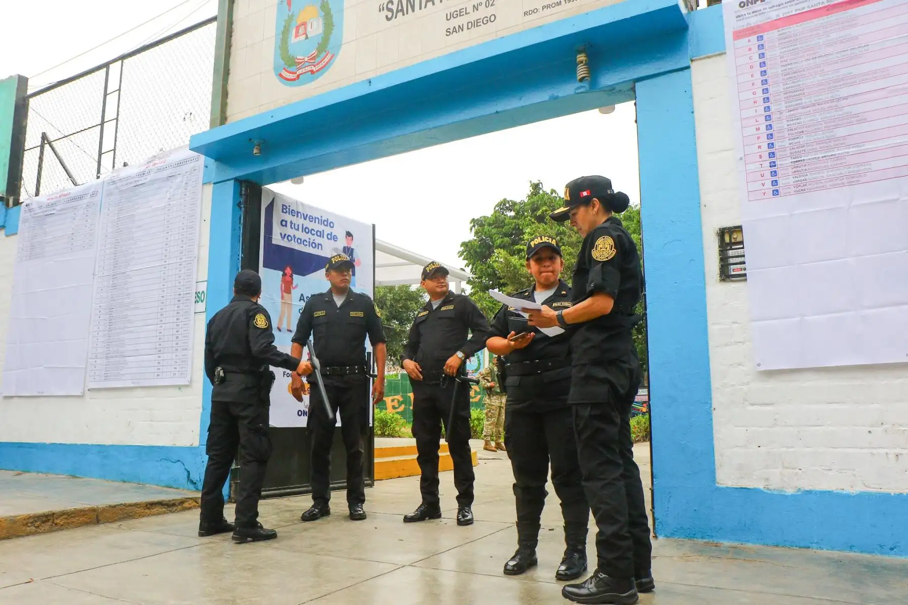 Miembros de la Policía Nacional y las Fuerzas Armadas se encuentran desplazados a lo largo del territorio nacional para brindar seguridad en las elecciones generales 2026. Foto: ANDINA/Luis Jimenez