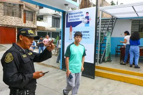 Elecciones 2026: Fuerzas Armadas y Polícia Nacional brindan seguridad en locales de votación durante la jornada electoral