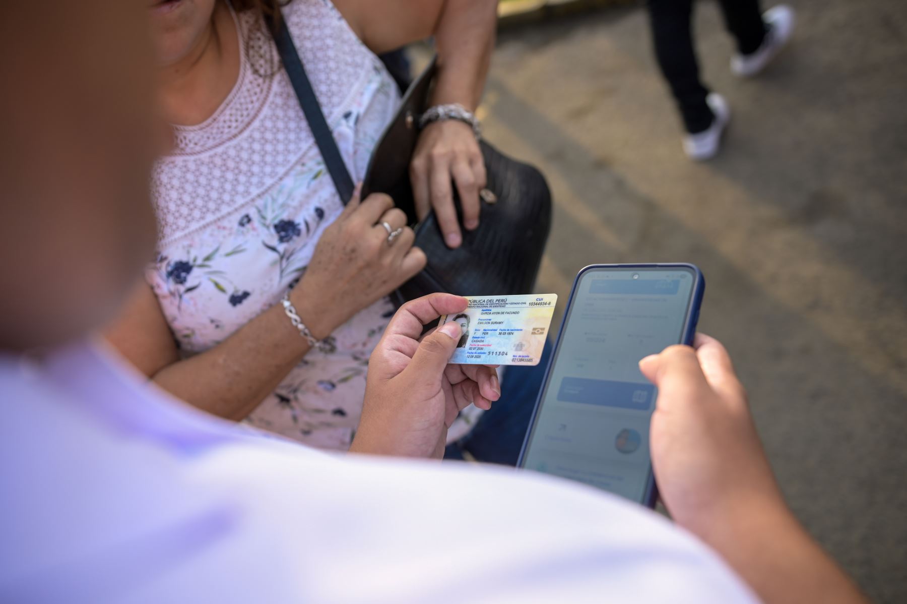 Ciudadanos acuden a sufragar en las elecciones generales 2026 en el distrito de Santiago de Surco. Foto: ANDINA/César Fajardo
