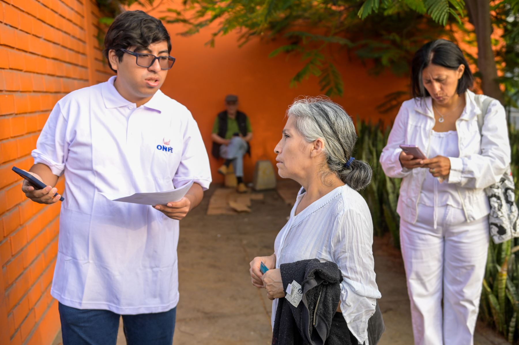 Ciudadanos acuden a sufragar en las elecciones generales 2026 en el distrito de Santiago de Surco. Foto: ANDINA/César Fajardo