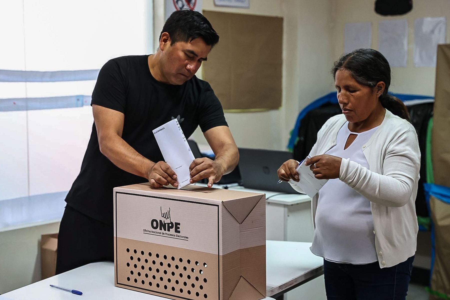Un total de 27 millones 325 mil 432 votantes en el país y en el extranjero, participan hoy en los comicios generales para elegir al presidente de la República, 60 senadores, 130 diputados y 5 parlamentarios andinos. Foto: ANDINA/Juan Carlos Guzmán