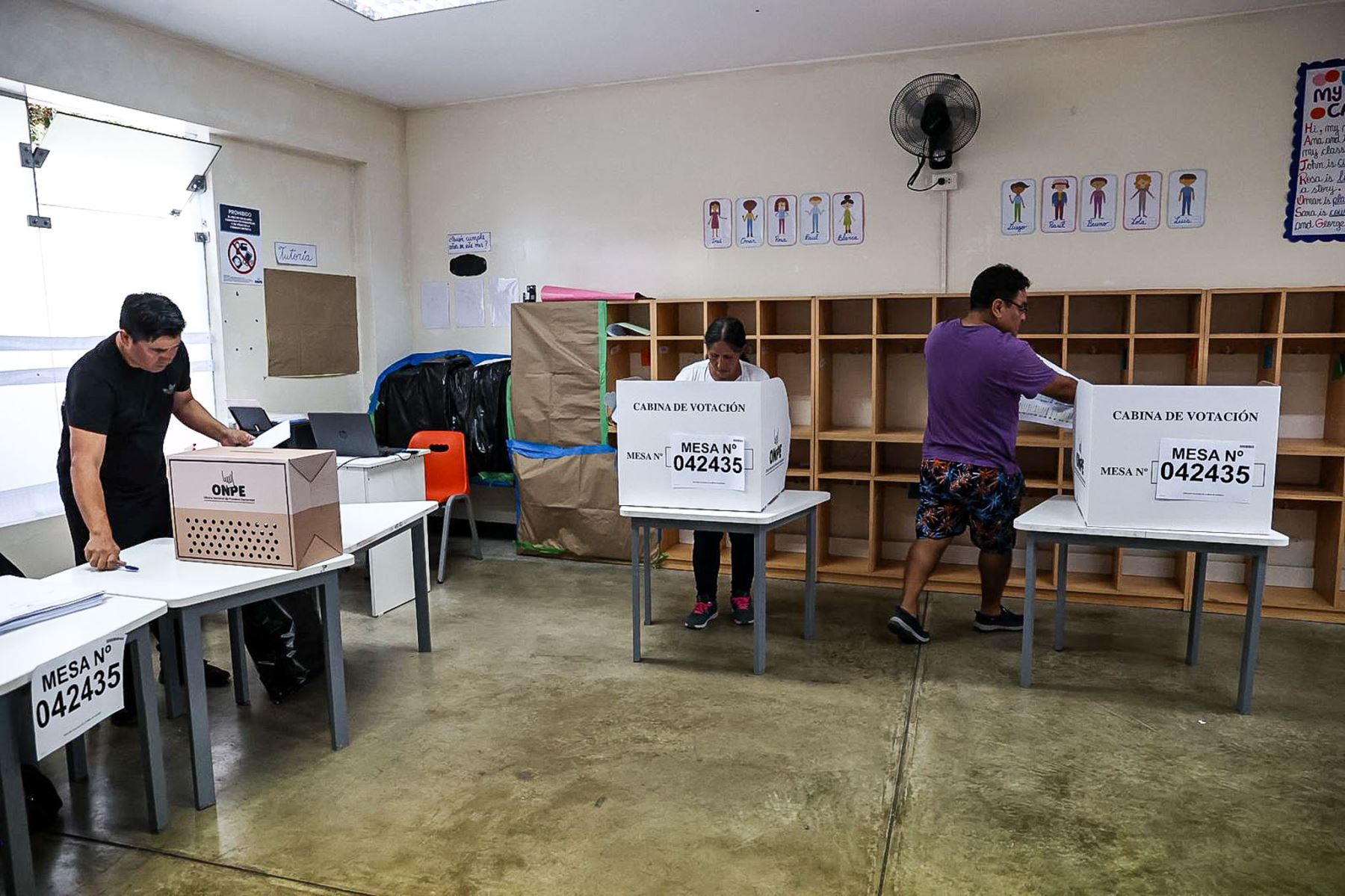Un total de 27 millones 325 mil 432 votantes en el país y en el extranjero, participan hoy en los comicios generales para elegir al presidente de la República, 60 senadores, 130 diputados y 5 parlamentarios andinos. Foto: ANDINA/Juan Carlos Guzmán