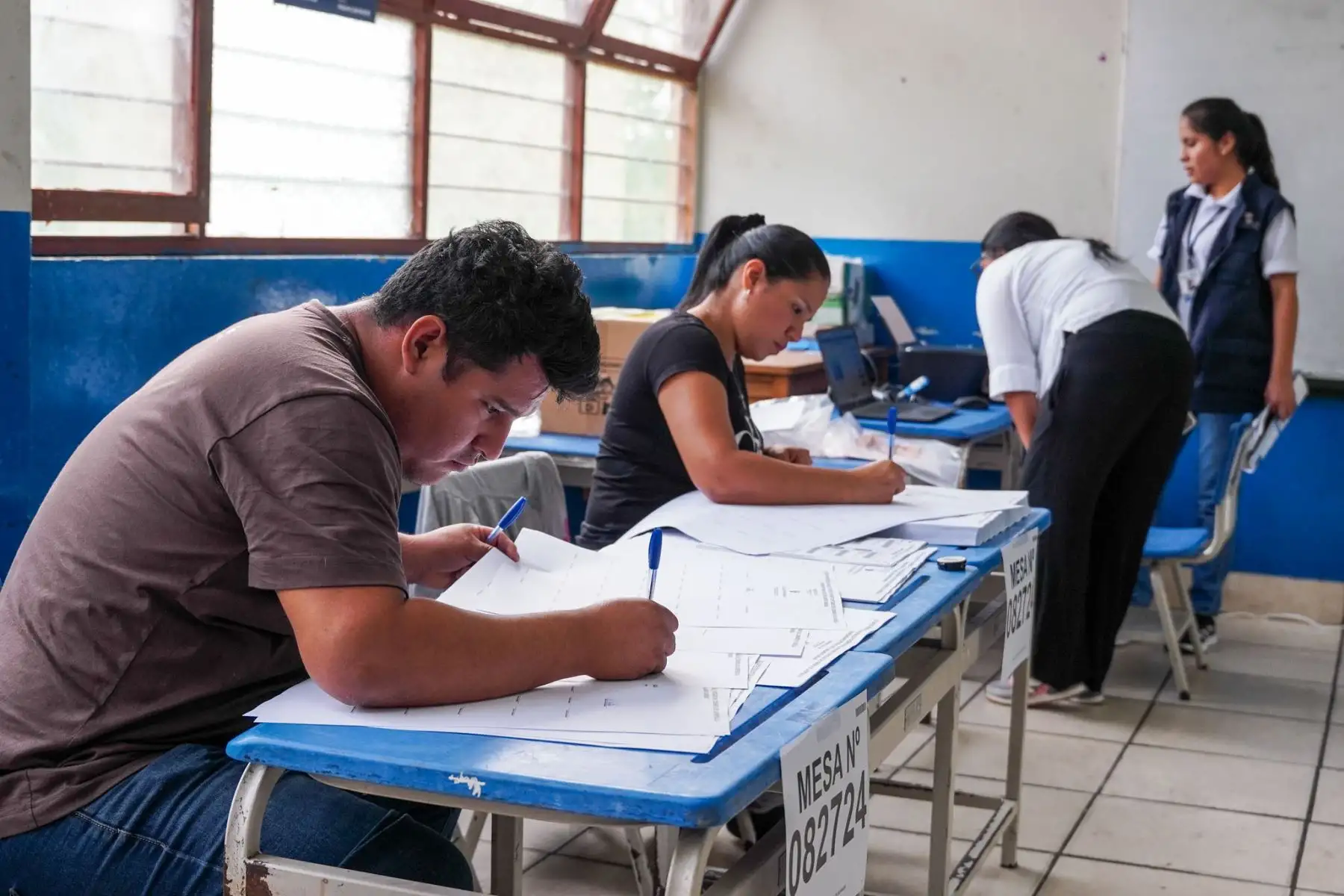 Un total de 27 millones 325 mil 432 votantes en el país y en el extranjero, participan hoy en los comicios generales para elegir al presidente de la República, 60 senadores, 130 diputados y 5 parlamentarios andinos. Foto: ANDINA/Eduardo García