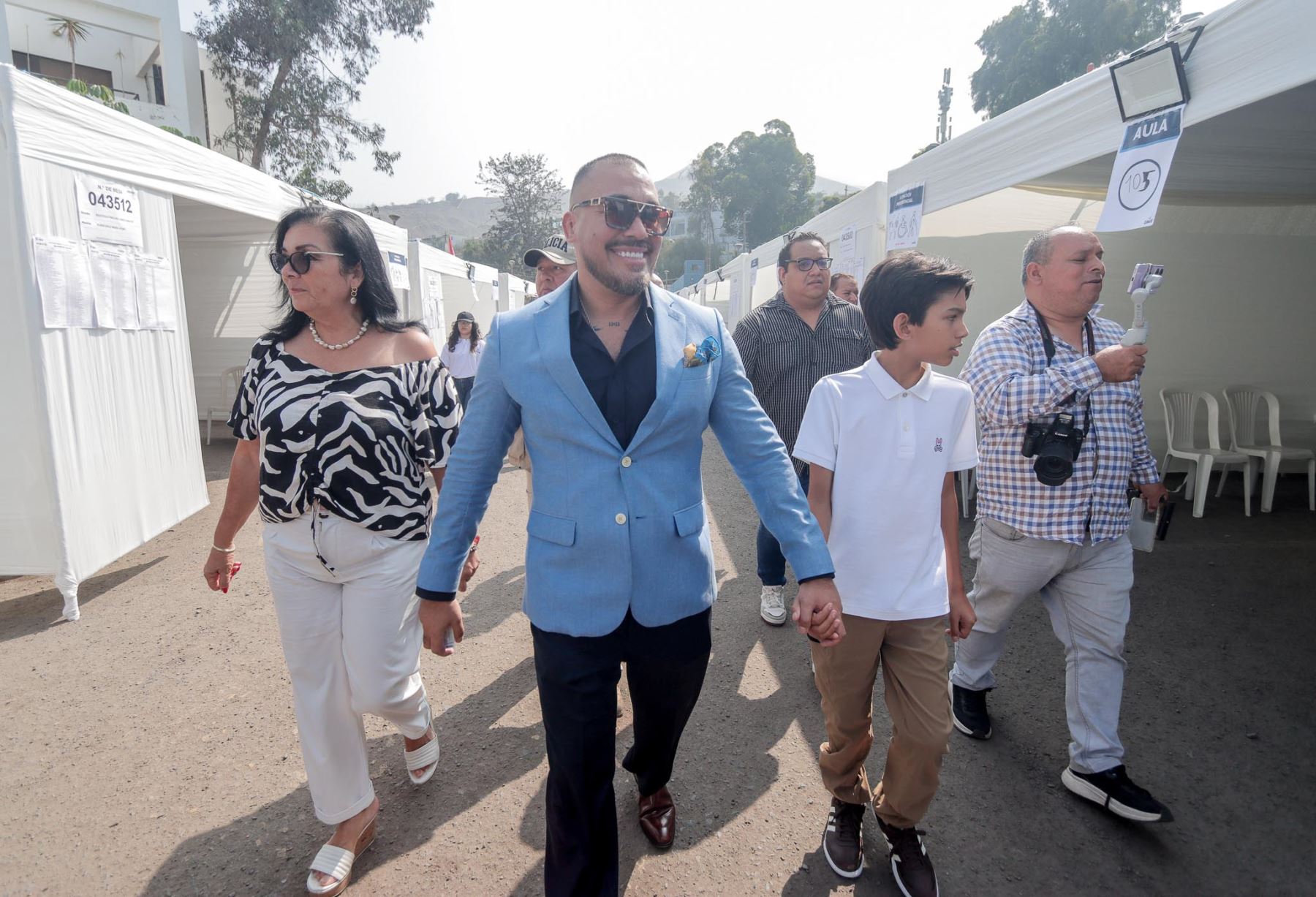 El candidato presidencial Álvaro Paz de la Barra de Fe en el Perú emite su voto en la Escuela Superior de Guerra Aérea del distrito de La Molina durante la jornada de las Elecciones Generales 2026. Foto: ANDINA/Alberto Orbegoso