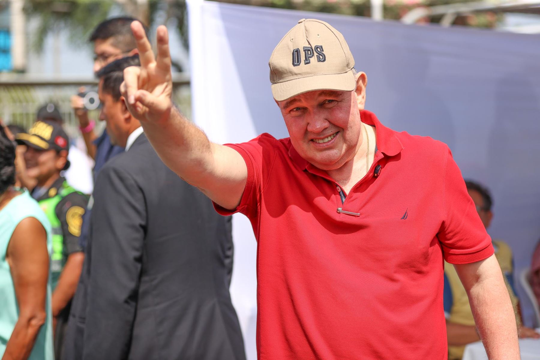 El candidato presidencial Rafael López Aliaga de Renovación Popular emite su voto en local de Petroperú del distrito de San Isidro durante la jornada de las Elecciones Generales 2026. Foto: ANDINA/Jhonel Rodríguez