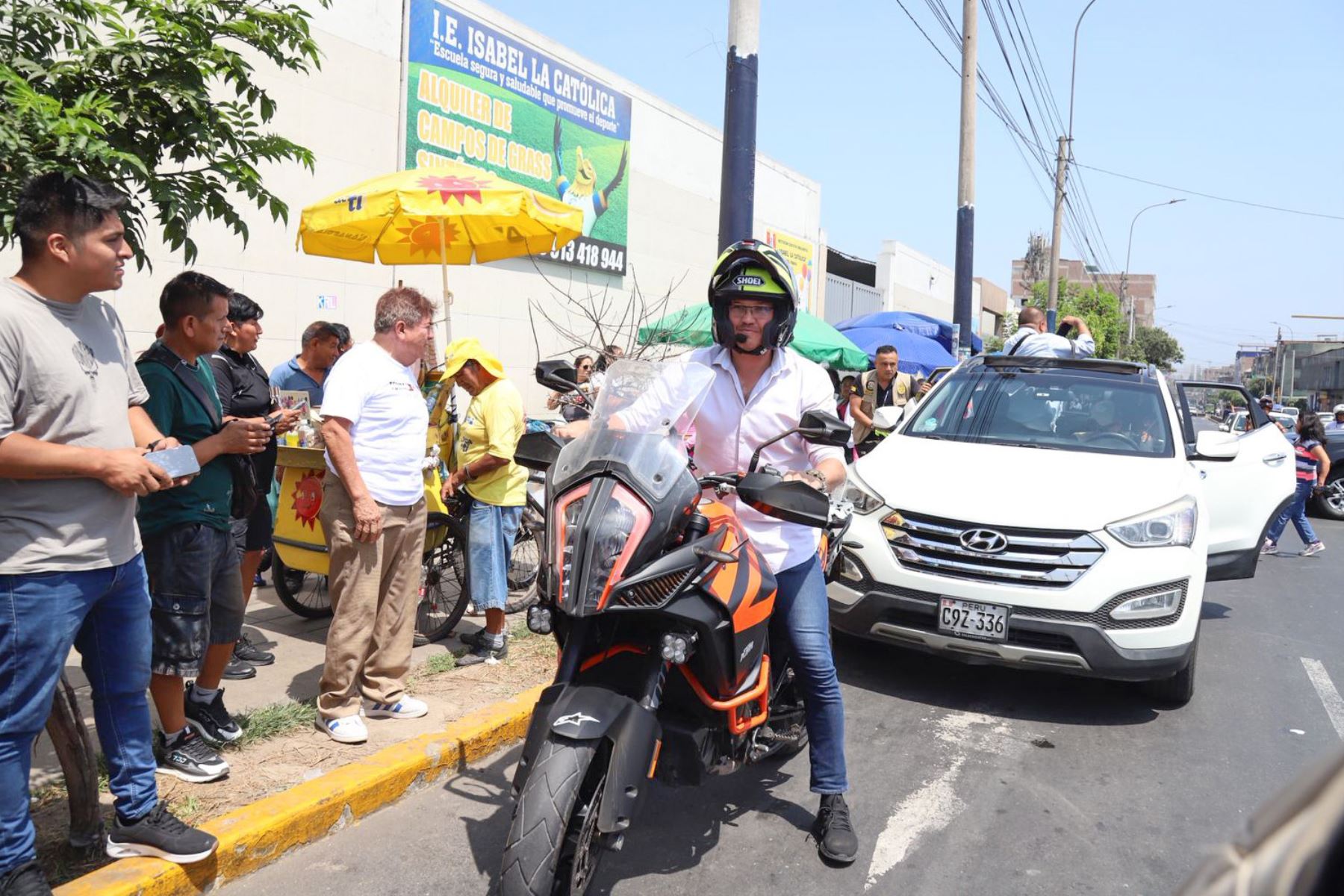 El candidato presidencial George Forsyth de Somos Perú emite su voto en la I.E Emblemática Isabel la Católica del distrito de La Victoria durante la jornada de las Elecciones Generales 2026. Foto: ANDINA/Roberto Matta